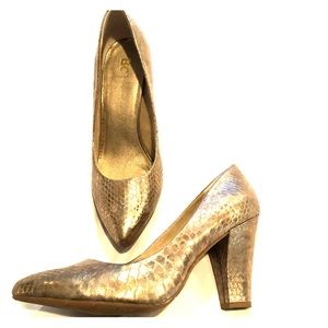 BC Gold Metallic Snakeskin Print Heel Sz 10 $55